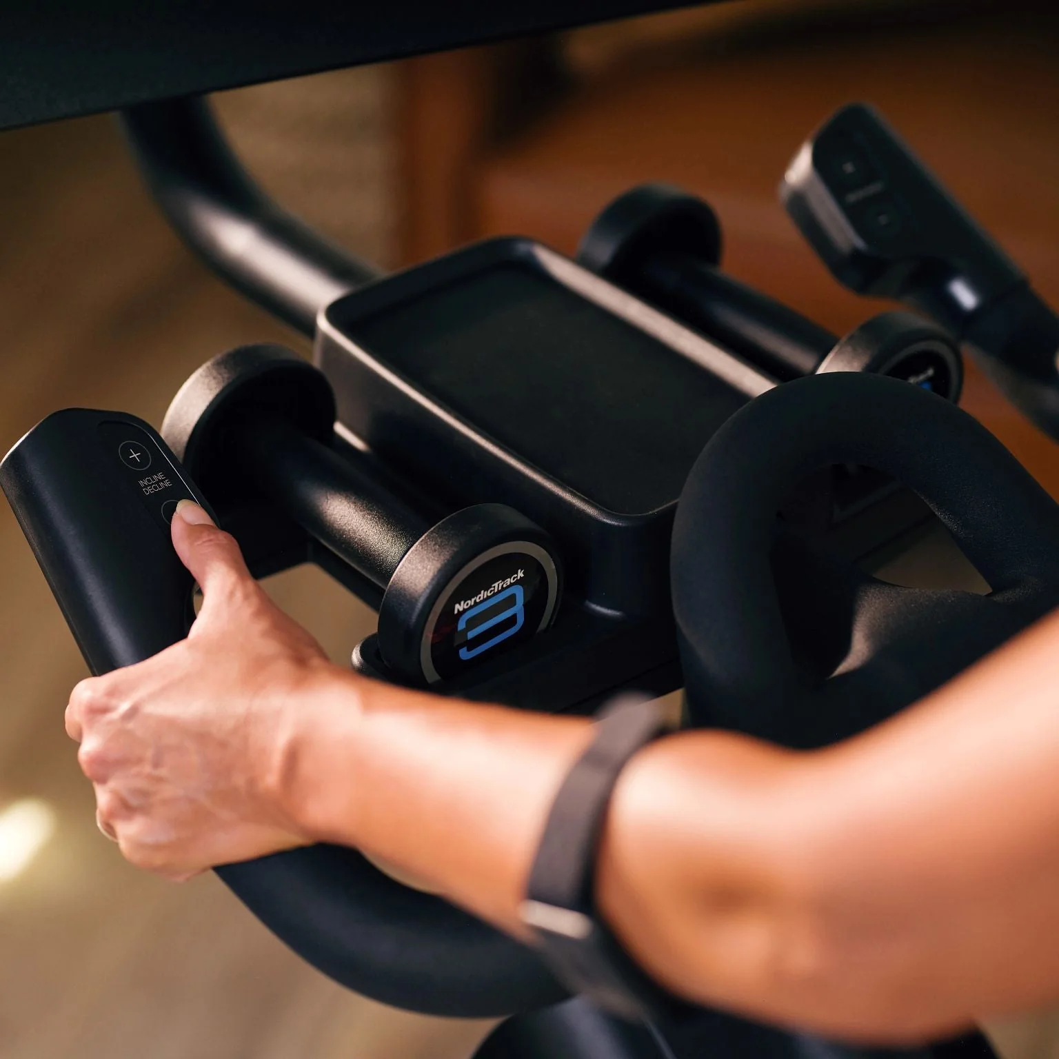 X24 Bike - Image 7